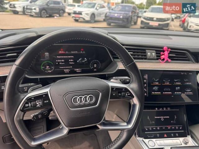Бежевый Ауди E-Tron, объемом двигателя 0 л и пробегом 95 тыс. км за 36515 $, фото 11 на Automoto.ua