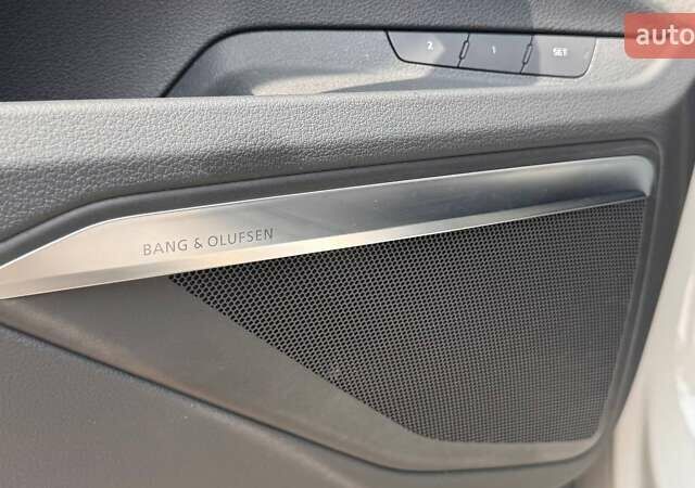 Бежевый Ауди E-Tron, объемом двигателя 0 л и пробегом 95 тыс. км за 36515 $, фото 19 на Automoto.ua