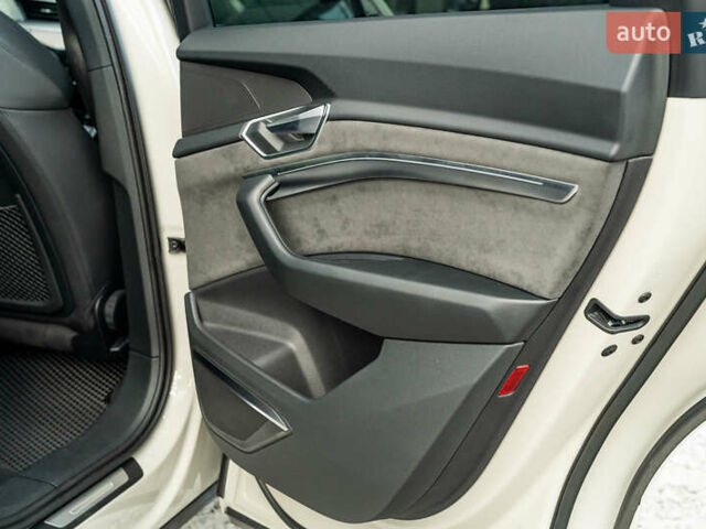 Бежевый Ауди E-Tron, объемом двигателя 0 л и пробегом 44 тыс. км за 36900 $, фото 54 на Automoto.ua