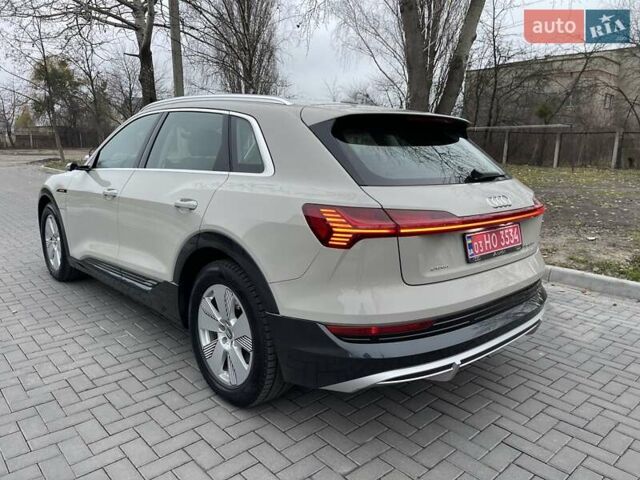 Бежевый Ауди E-Tron, объемом двигателя 0 л и пробегом 79 тыс. км за 33700 $, фото 4 на Automoto.ua