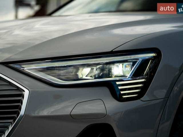 Бежевый Ауди E-Tron, объемом двигателя 0 л и пробегом 44 тыс. км за 36900 $, фото 18 на Automoto.ua