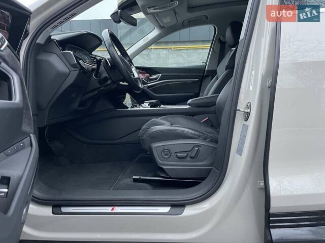 Бежевый Ауди E-Tron, объемом двигателя 0 л и пробегом 79 тыс. км за 33700 $, фото 15 на Automoto.ua