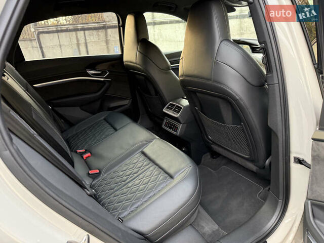 Бежевый Ауди E-Tron, объемом двигателя 0 л и пробегом 81 тыс. км за 39999 $, фото 68 на Automoto.ua