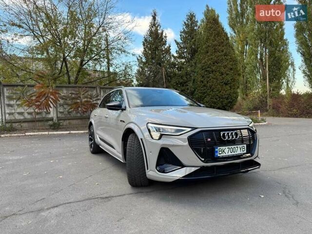 Бежевый Ауди E-Tron, объемом двигателя 0 л и пробегом 42 тыс. км за 51000 $, фото 42 на Automoto.ua
