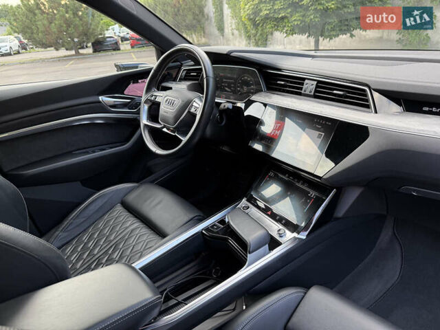 Бежевый Ауди E-Tron, объемом двигателя 0 л и пробегом 81 тыс. км за 39450 $, фото 71 на Automoto.ua