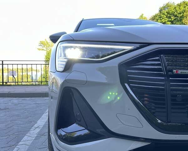 Бежевий Ауді E-Tron, об'ємом двигуна 0 л та пробігом 52 тис. км за 45500 $, фото 25 на Automoto.ua