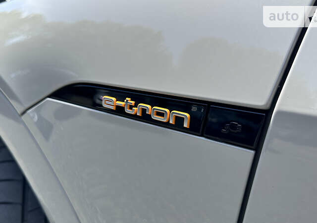 Бежевий Ауді E-Tron, об'ємом двигуна 0 л та пробігом 27 тис. км за 63500 $, фото 9 на Automoto.ua