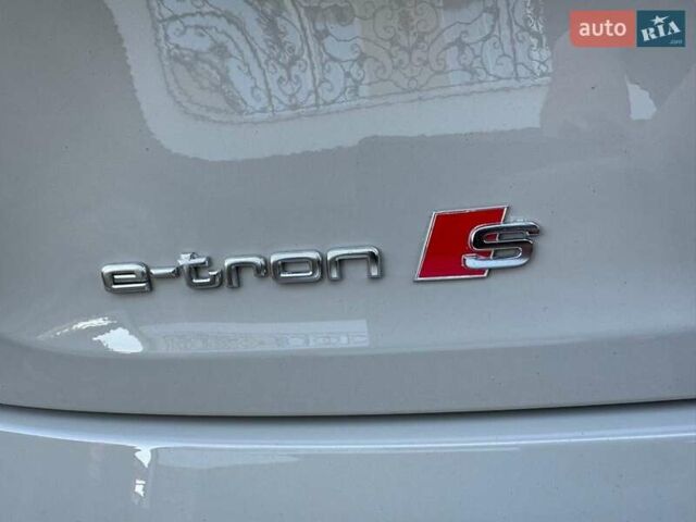 Бежевый Ауди E-Tron, объемом двигателя 0 л и пробегом 42 тыс. км за 51000 $, фото 4 на Automoto.ua