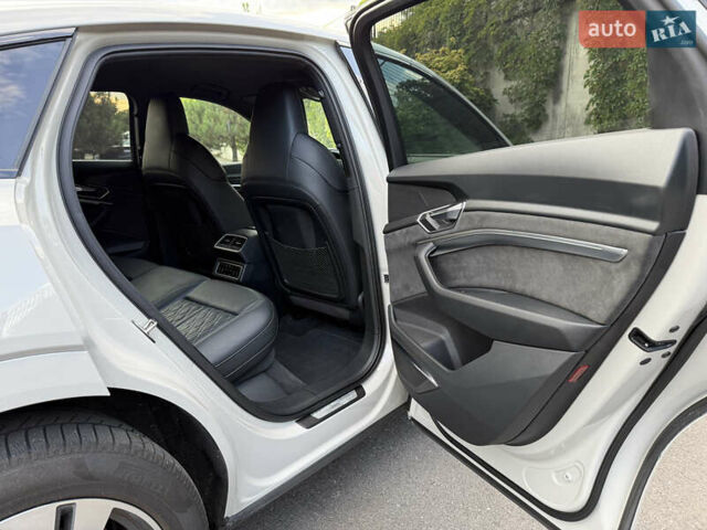 Бежевый Ауди E-Tron, объемом двигателя 0 л и пробегом 81 тыс. км за 39450 $, фото 50 на Automoto.ua
