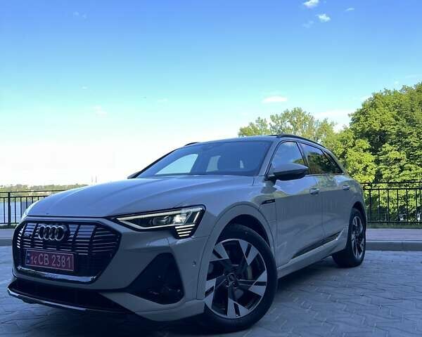 Бежевий Ауді E-Tron, об'ємом двигуна 0 л та пробігом 52 тис. км за 45500 $, фото 1 на Automoto.ua