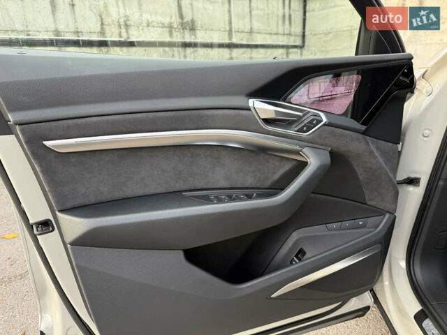 Бежевый Ауди E-Tron, объемом двигателя 0 л и пробегом 81 тыс. км за 39999 $, фото 34 на Automoto.ua