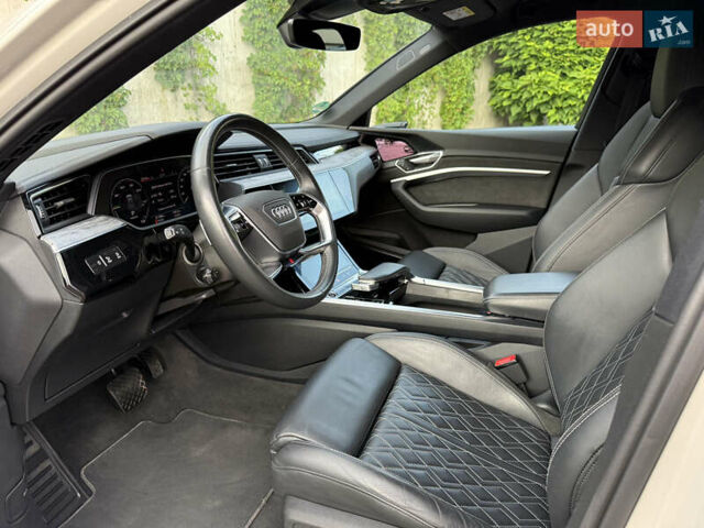 Бежевый Ауди E-Tron, объемом двигателя 0 л и пробегом 81 тыс. км за 39450 $, фото 39 на Automoto.ua