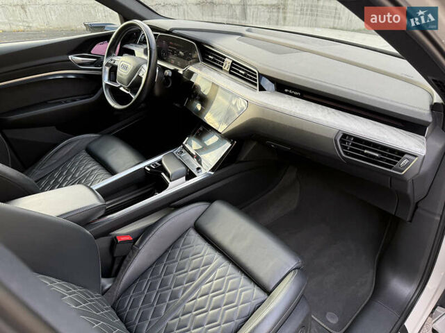 Бежевый Ауди E-Tron, объемом двигателя 0 л и пробегом 81 тыс. км за 39999 $, фото 76 на Automoto.ua