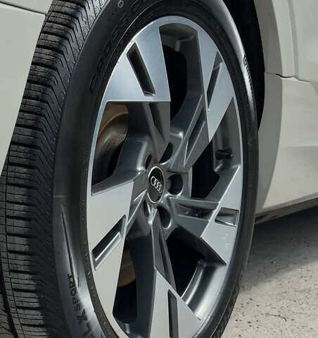 Бежевый Ауди E-Tron, объемом двигателя 0 л и пробегом 49 тыс. км за 34500 $, фото 7 на Automoto.ua