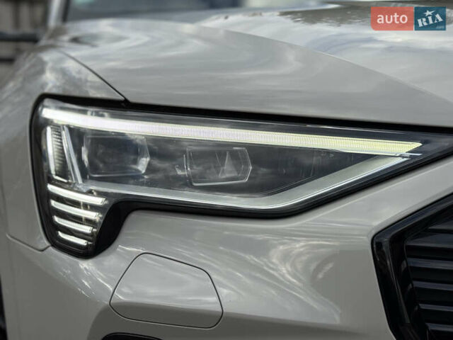 Бежевый Ауди E-Tron, объемом двигателя 0 л и пробегом 81 тыс. км за 39999 $, фото 25 на Automoto.ua