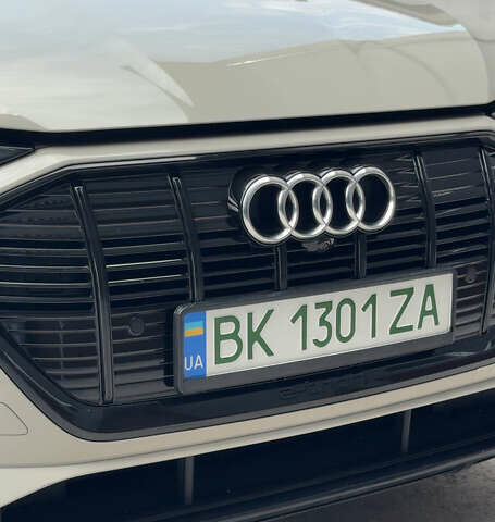 Бежевый Ауди E-Tron, объемом двигателя 0 л и пробегом 49 тыс. км за 34500 $, фото 9 на Automoto.ua