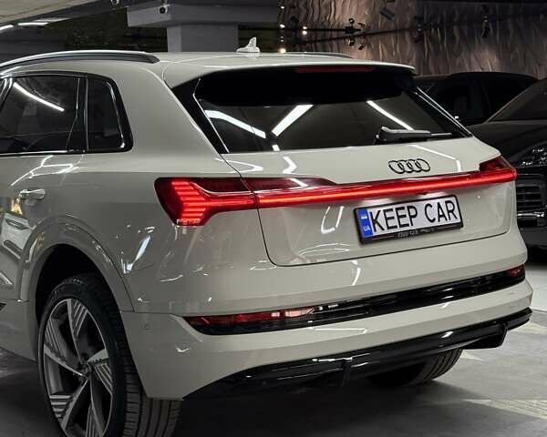 Бежевый Ауди E-Tron, объемом двигателя 0 л и пробегом 18 тыс. км за 49900 $, фото 16 на Automoto.ua