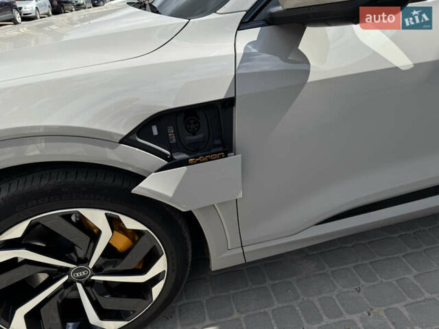 Бежевый Ауди E-Tron, объемом двигателя 0 л и пробегом 41 тыс. км за 39500 $, фото 25 на Automoto.ua