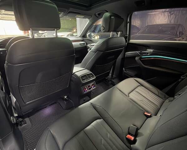 Бежевый Ауди E-Tron, объемом двигателя 0 л и пробегом 18 тыс. км за 49900 $, фото 30 на Automoto.ua
