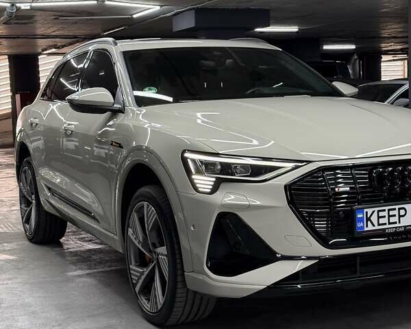 Бежевый Ауди E-Tron, объемом двигателя 0 л и пробегом 18 тыс. км за 49900 $, фото 6 на Automoto.ua