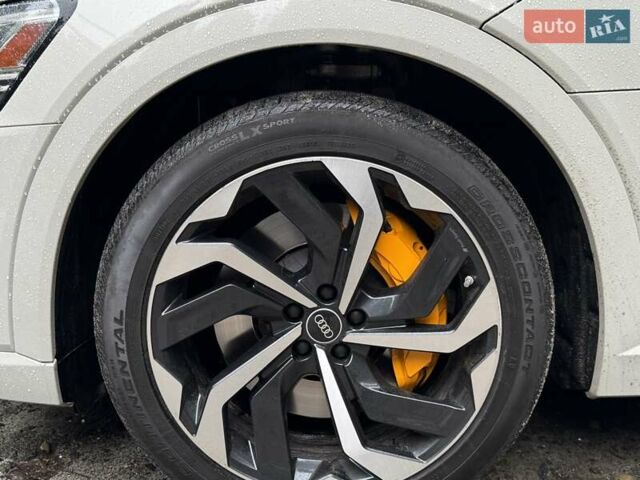 Бежевый Ауди E-Tron, объемом двигателя 0 л и пробегом 41 тыс. км за 39500 $, фото 2 на Automoto.ua
