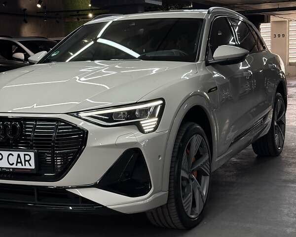 Бежевый Ауди E-Tron, объемом двигателя 0 л и пробегом 18 тыс. км за 49900 $, фото 7 на Automoto.ua