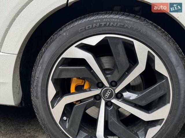 Бежевый Ауди E-Tron, объемом двигателя 0 л и пробегом 41 тыс. км за 39500 $, фото 4 на Automoto.ua