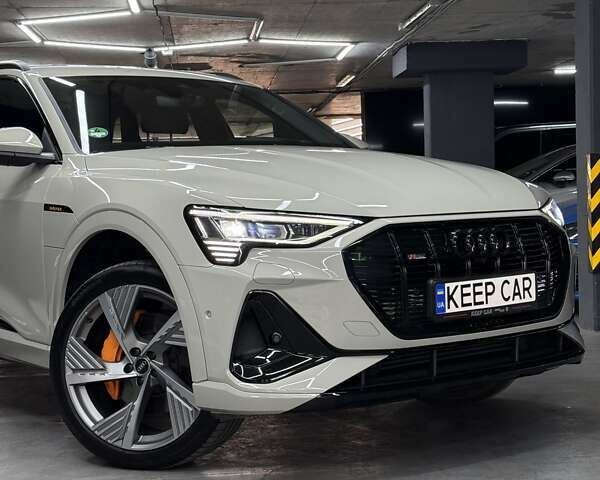 Бежевый Ауди E-Tron, объемом двигателя 0 л и пробегом 18 тыс. км за 49900 $, фото 2 на Automoto.ua