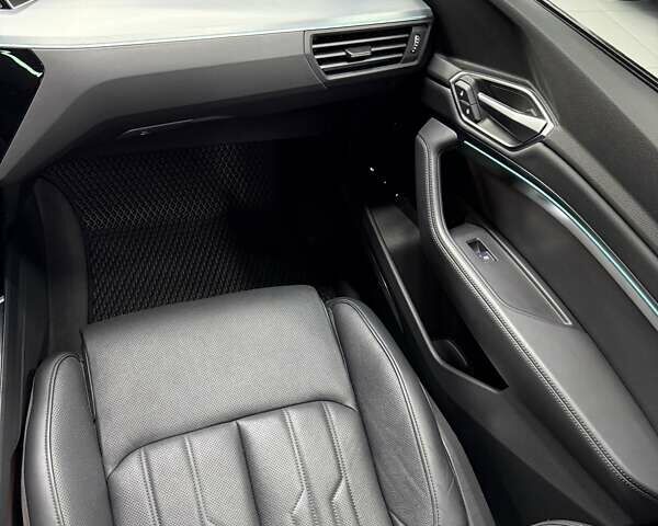 Бежевый Ауди E-Tron, объемом двигателя 0 л и пробегом 18 тыс. км за 49900 $, фото 23 на Automoto.ua