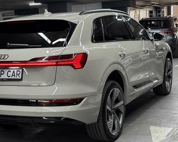 Бежевый Ауди E-Tron, объемом двигателя 0 л и пробегом 18 тыс. км за 49900 $, фото 13 на Automoto.ua