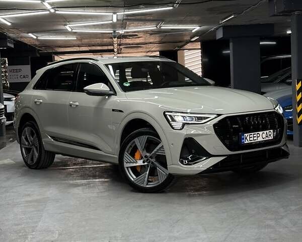 Бежевый Ауди E-Tron, объемом двигателя 0 л и пробегом 18 тыс. км за 49900 $, фото 3 на Automoto.ua