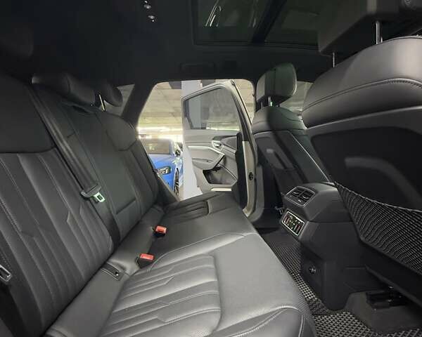 Бежевый Ауди E-Tron, объемом двигателя 0 л и пробегом 18 тыс. км за 49900 $, фото 31 на Automoto.ua