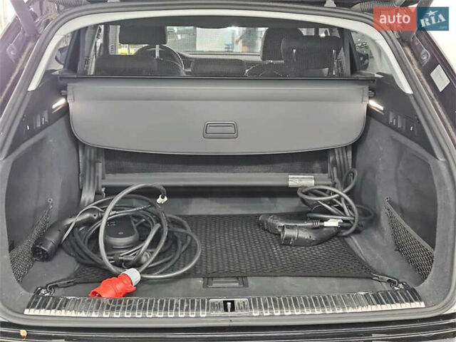 Чорний Ауді E-Tron, об'ємом двигуна 0 л та пробігом 109 тис. км за 32558 $, фото 48 на Automoto.ua