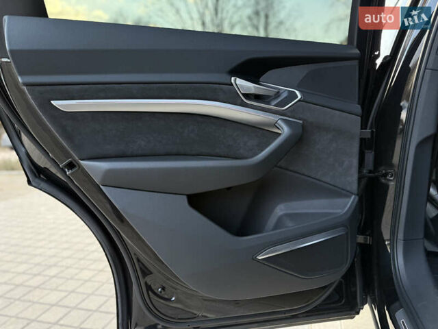 Черный Ауди E-Tron, объемом двигателя 0 л и пробегом 108 тыс. км за 33999 $, фото 53 на Automoto.ua