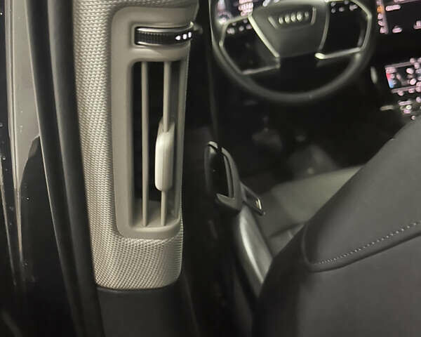 Чорний Ауді E-Tron, об'ємом двигуна 0 л та пробігом 109 тис. км за 32558 $, фото 26 на Automoto.ua