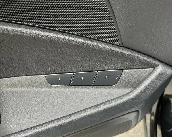 Чорний Ауді E-Tron, об'ємом двигуна 0 л та пробігом 109 тис. км за 32558 $, фото 18 на Automoto.ua