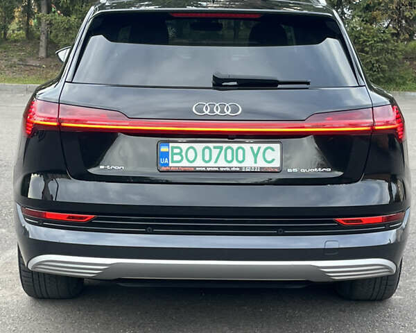 Чорний Ауді E-Tron, об'ємом двигуна 0 л та пробігом 109 тис. км за 32558 $, фото 6 на Automoto.ua