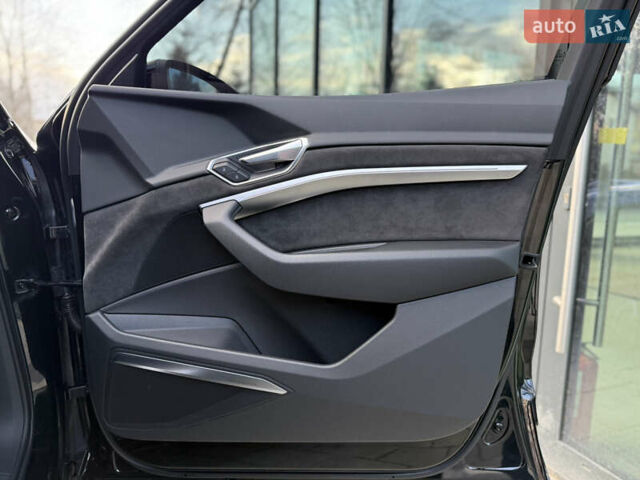 Черный Ауди E-Tron, объемом двигателя 0 л и пробегом 108 тыс. км за 33999 $, фото 66 на Automoto.ua