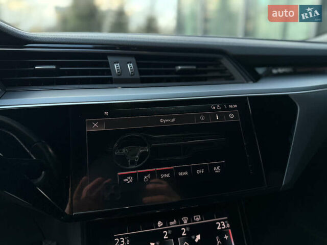 Черный Ауди E-Tron, объемом двигателя 0 л и пробегом 108 тыс. км за 33999 $, фото 43 на Automoto.ua