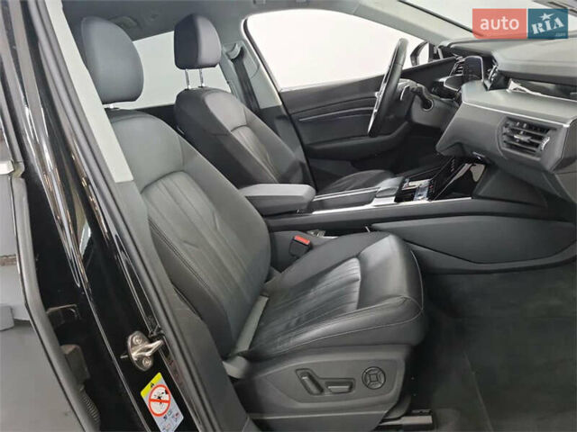 Чорний Ауді E-Tron, об'ємом двигуна 0 л та пробігом 109 тис. км за 32558 $, фото 44 на Automoto.ua