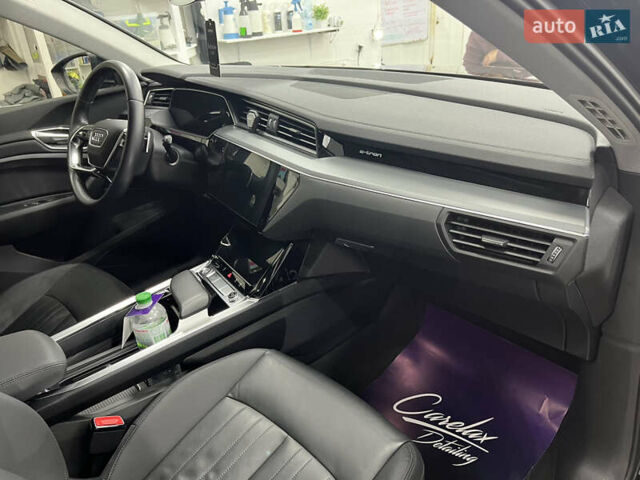 Чорний Ауді E-Tron, об'ємом двигуна 0 л та пробігом 109 тис. км за 32558 $, фото 31 на Automoto.ua