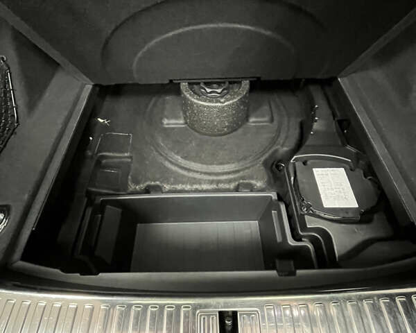 Чорний Ауді E-Tron, об'ємом двигуна 0 л та пробігом 109 тис. км за 32558 $, фото 35 на Automoto.ua