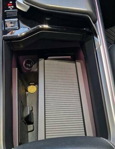 Чорний Ауді E-Tron, об'ємом двигуна 0 л та пробігом 70 тис. км за 30000 $, фото 9 на Automoto.ua