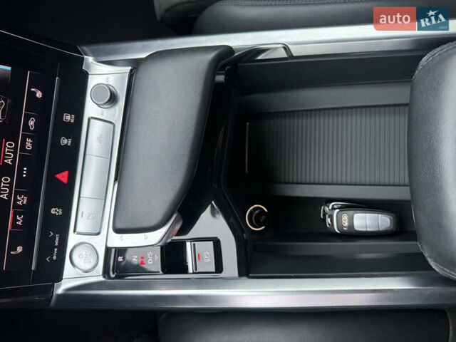 Черный Ауди E-Tron, объемом двигателя 0 л и пробегом 134 тыс. км за 27800 $, фото 23 на Automoto.ua