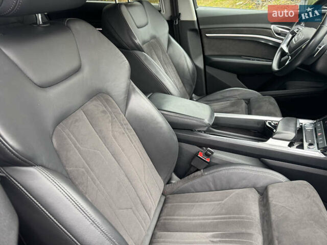 Чорний Ауді E-Tron, об'ємом двигуна 0 л та пробігом 151 тис. км за 27500 $, фото 10 на Automoto.ua