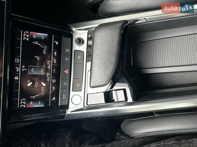 Черный Ауди E-Tron, объемом двигателя 0 л и пробегом 101 тыс. км за 29350 $, фото 53 на Automoto.ua