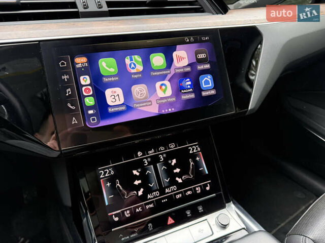 Чорний Ауді E-Tron, об'ємом двигуна 0 л та пробігом 73 тис. км за 28800 $, фото 64 на Automoto.ua