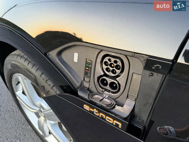 Чорний Ауді E-Tron, об'ємом двигуна 0 л та пробігом 201 тис. км за 23500 $, фото 17 на Automoto.ua