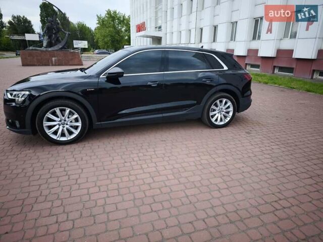 Черный Ауди E-Tron, объемом двигателя 0 л и пробегом 122 тыс. км за 29000 $, фото 7 на Automoto.ua