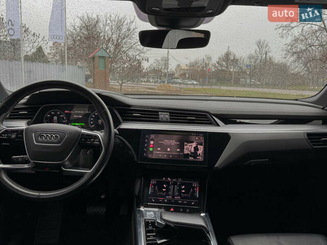 Черный Ауди E-Tron, объемом двигателя 0 л и пробегом 71 тыс. км за 34300 $, фото 17 на Automoto.ua